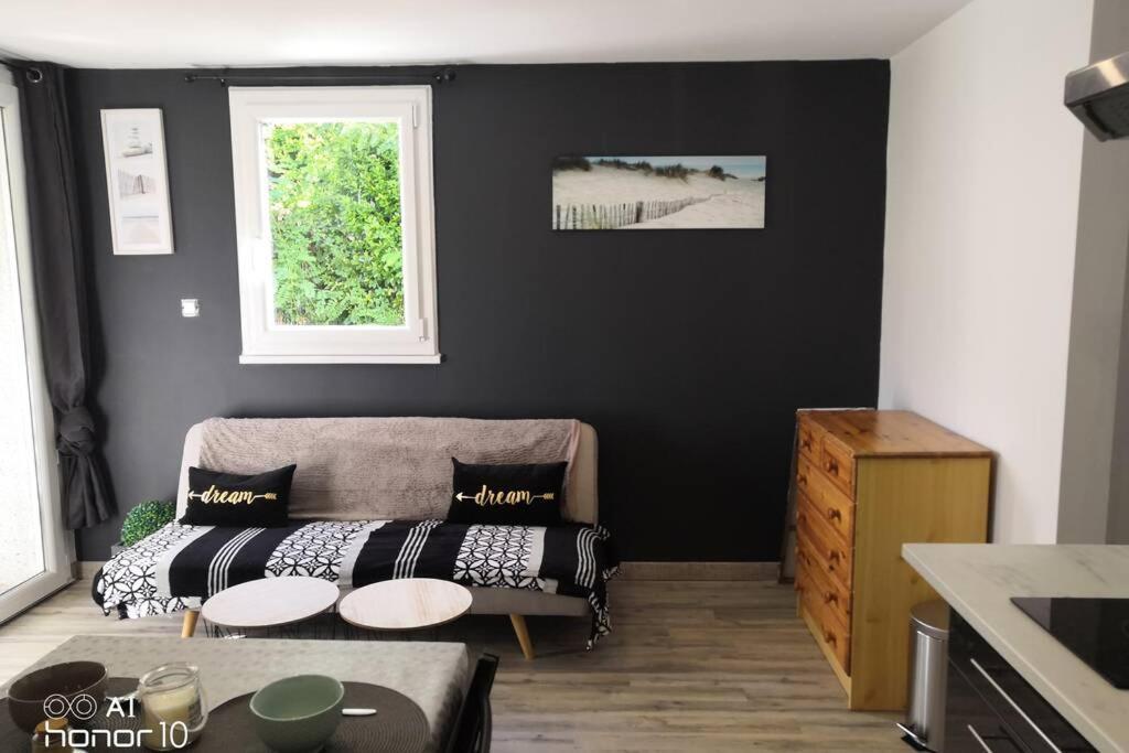 Appartement Jardin A 100M De La Plage Et Thalasso กงการ์โน ภายนอก รูปภาพ